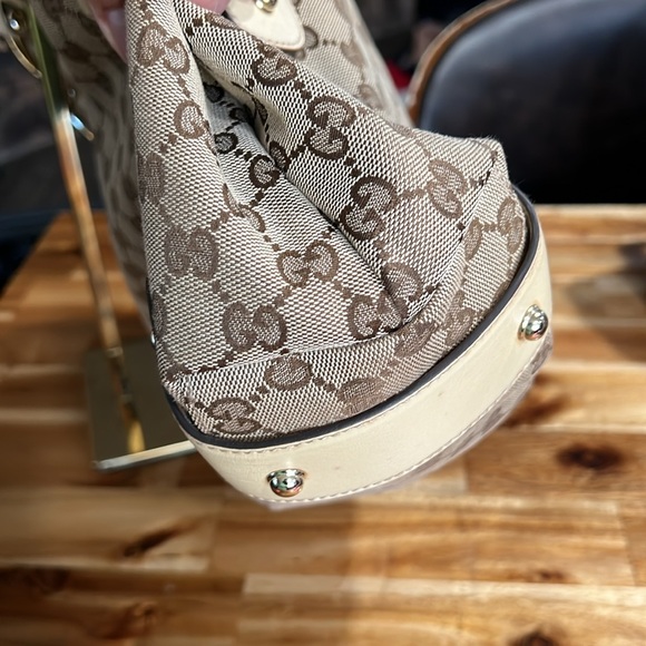 EUC GUCCI pelham handbag - Picture 5 of 9